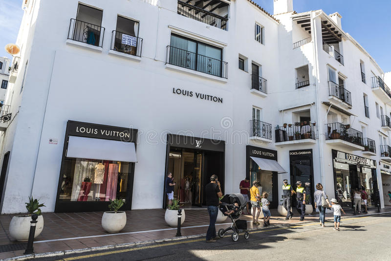 Where to Go Shopping in Puerto Banus? Top 5 choices!